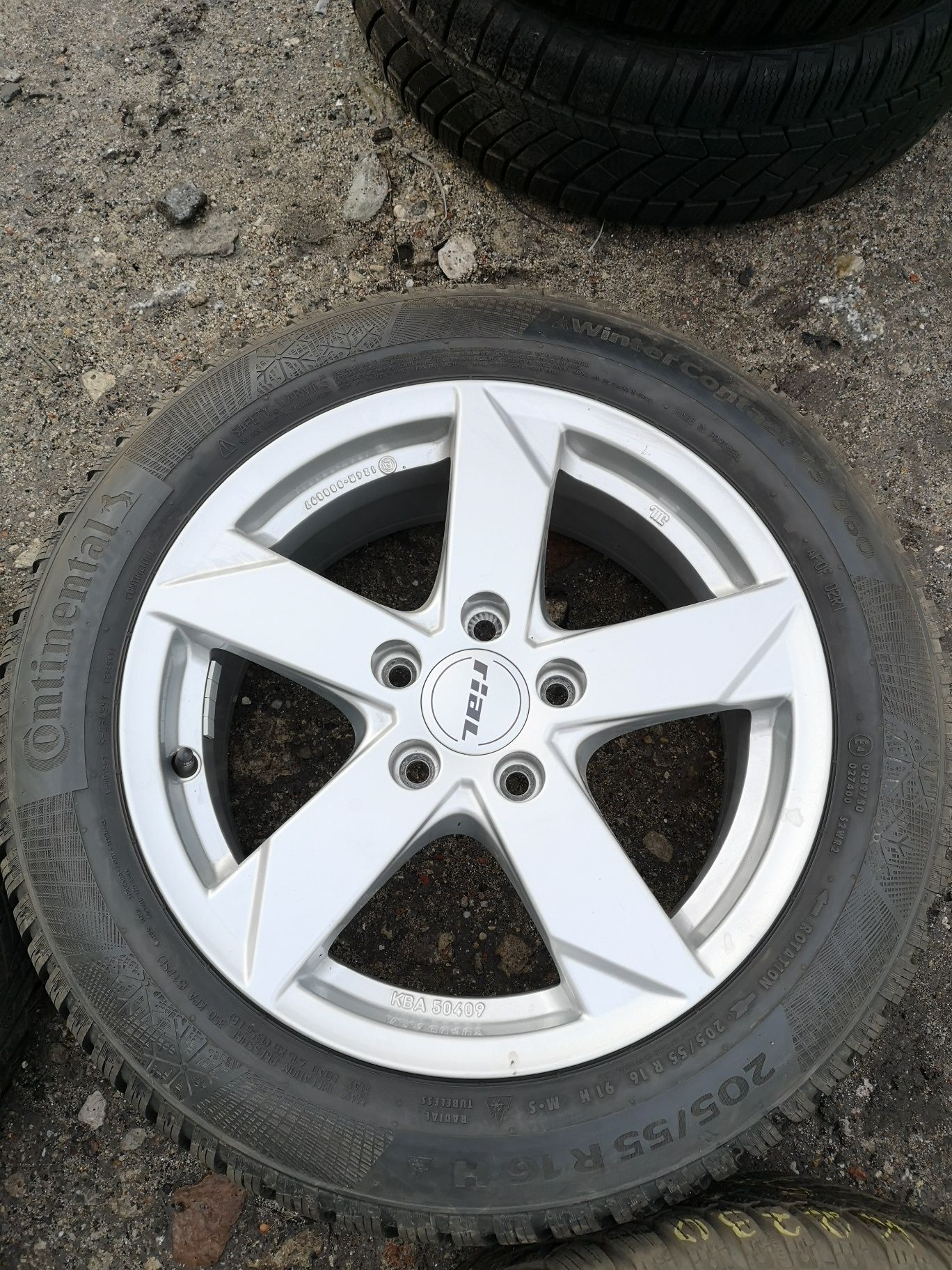 Komplet kół zimowych 5x112 VW Audi Skoda 205/55/16 Continental