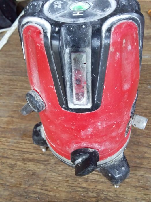 Лазерный уровень на запчасти