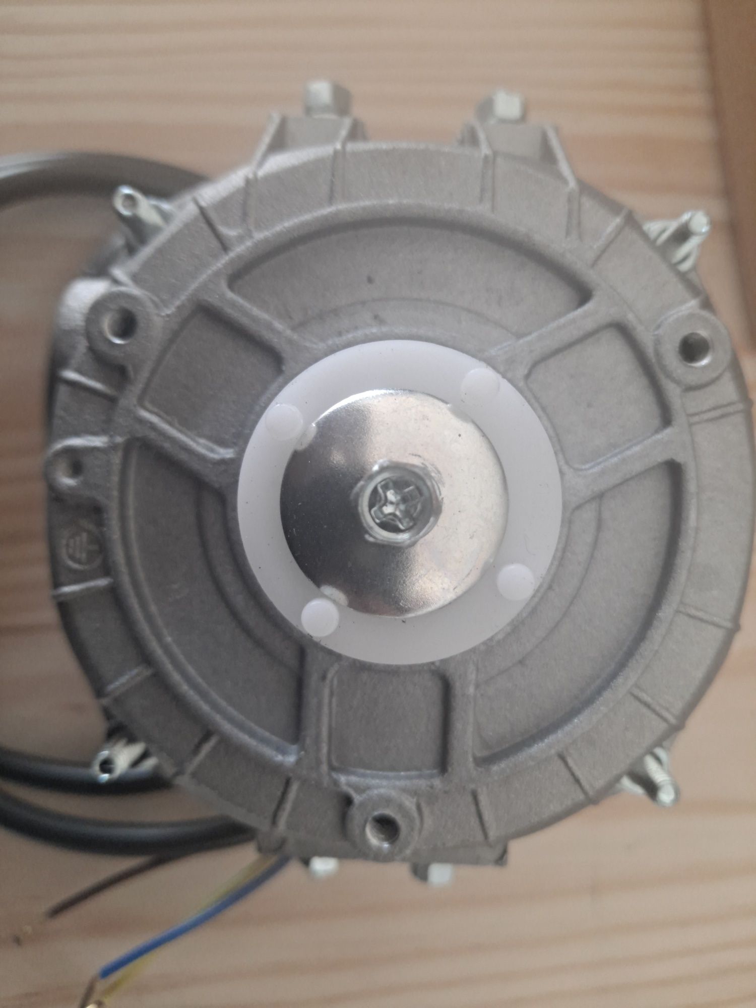 4 Unidades MotoVentilador CL.B 10/40W 230V