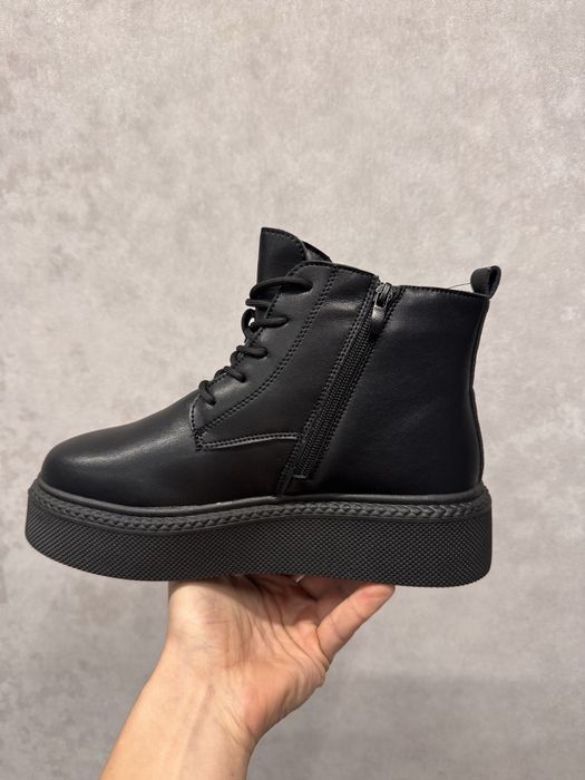 Жіночі шкіряні ботинки stilli на міху