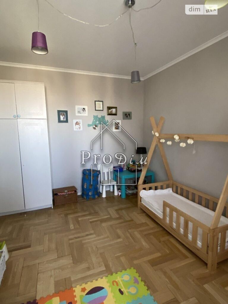 Продаж 3к квартира. Європейського Союзу  17б Подільський  р-н