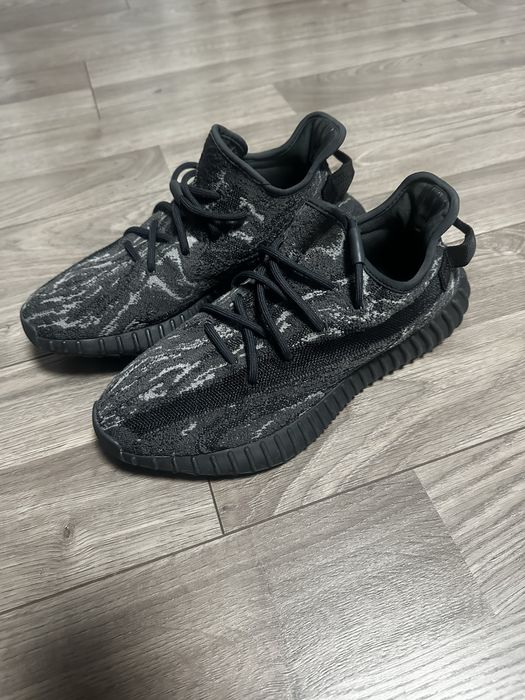 Кросівки adidas Yeezy