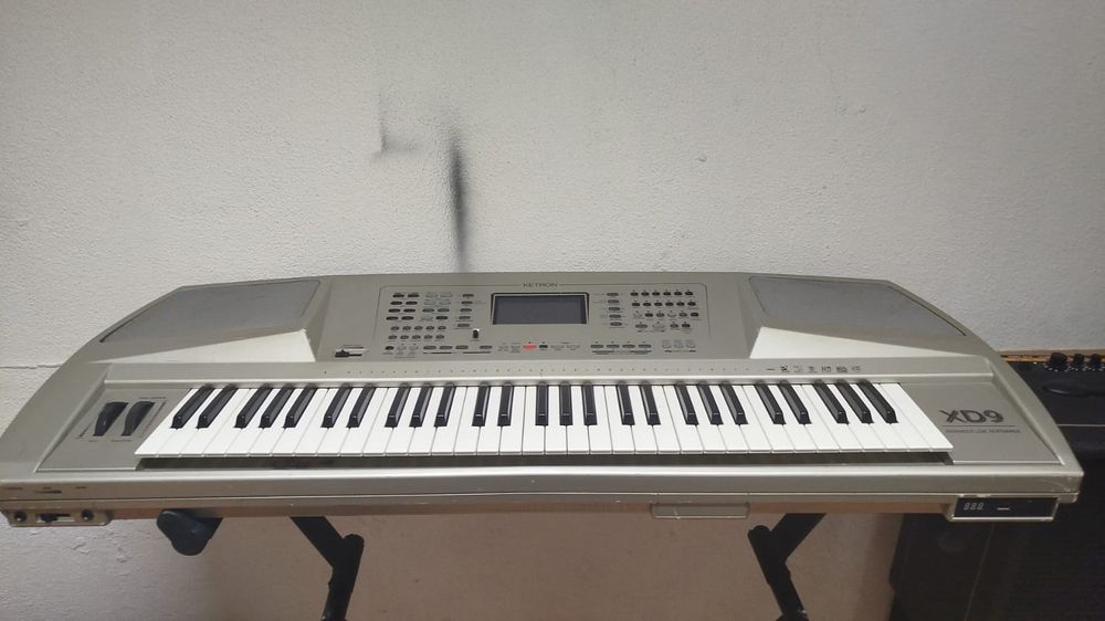 Teclado de arranjador, o Ketron XD9