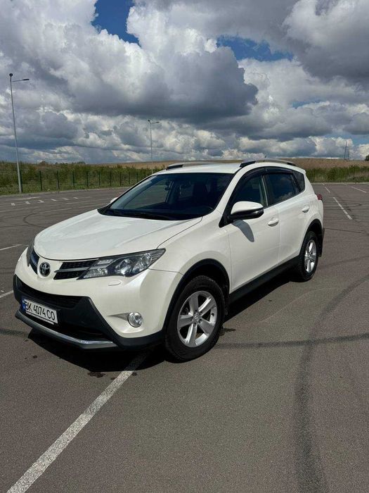 Продаж Toyota RAV4