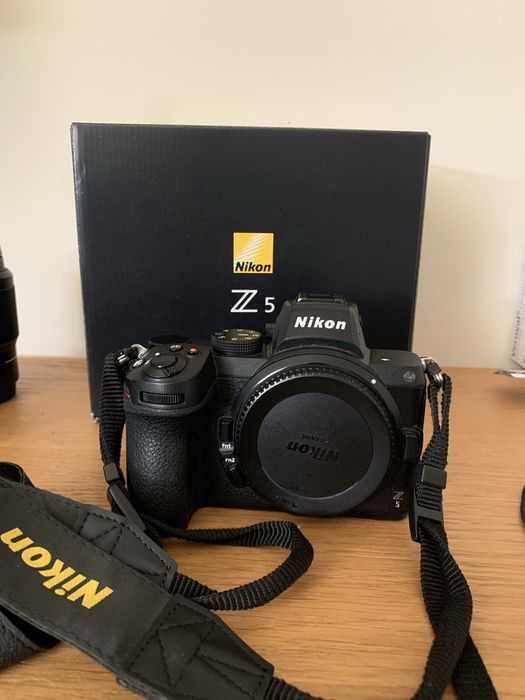 Nikon Z5 full frame + objetiva Nikkor Z 24-200 + mochila