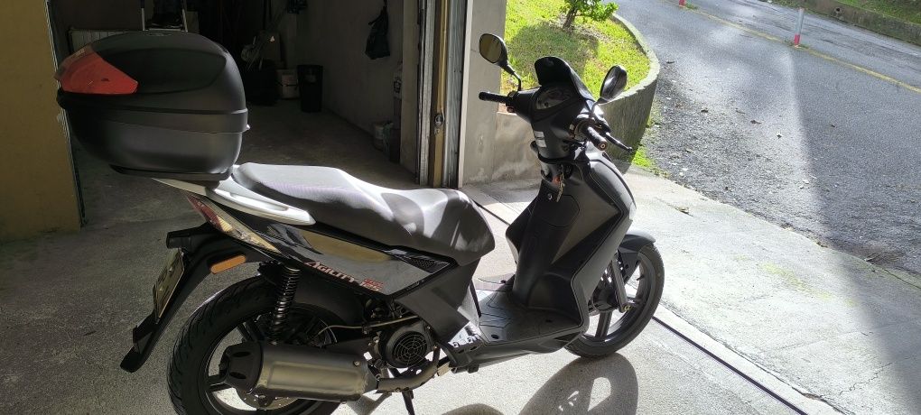 Vendo mota scooter