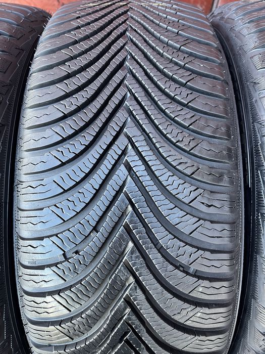 205/50/17 R17 Michelin Alpin5 зима 4 шт