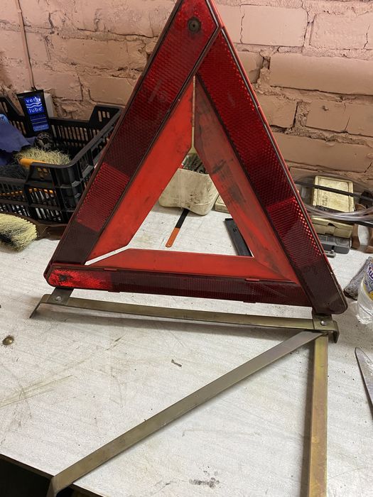 Аварийный треугольник