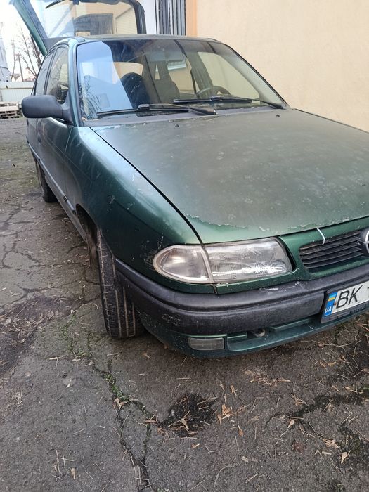 Опель Астра 1996, хачбек