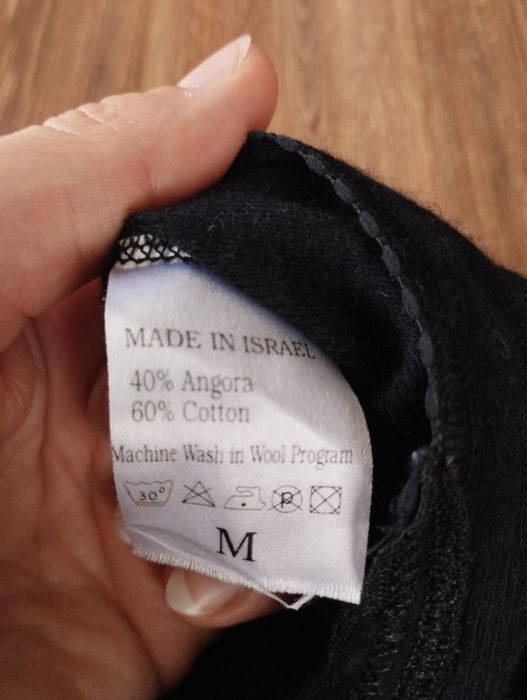 Bluzka damska czarna z bawełny i wełny angory M dopasowana w serek