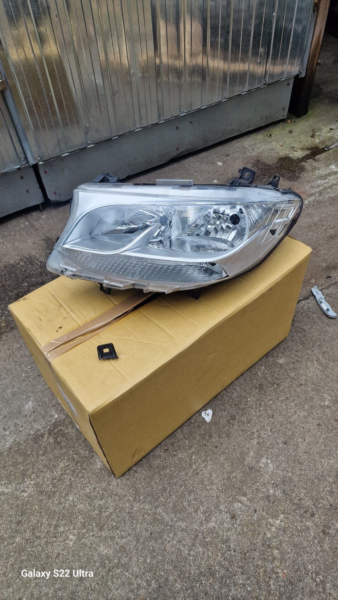 Lampa Lewa Przód Przednia Mercedes Sprinter 910