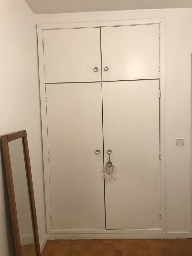 Alugo quarto só a senhora