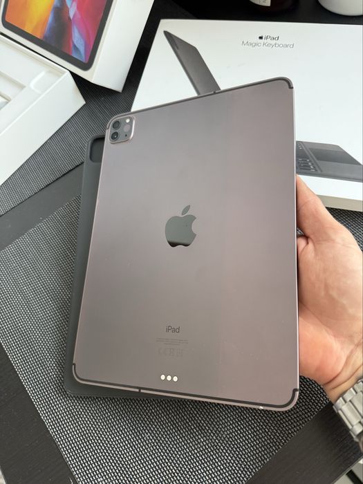 Ipad Pro 11 Wi-Fi Celullar 128 GB + Magic Keyboard