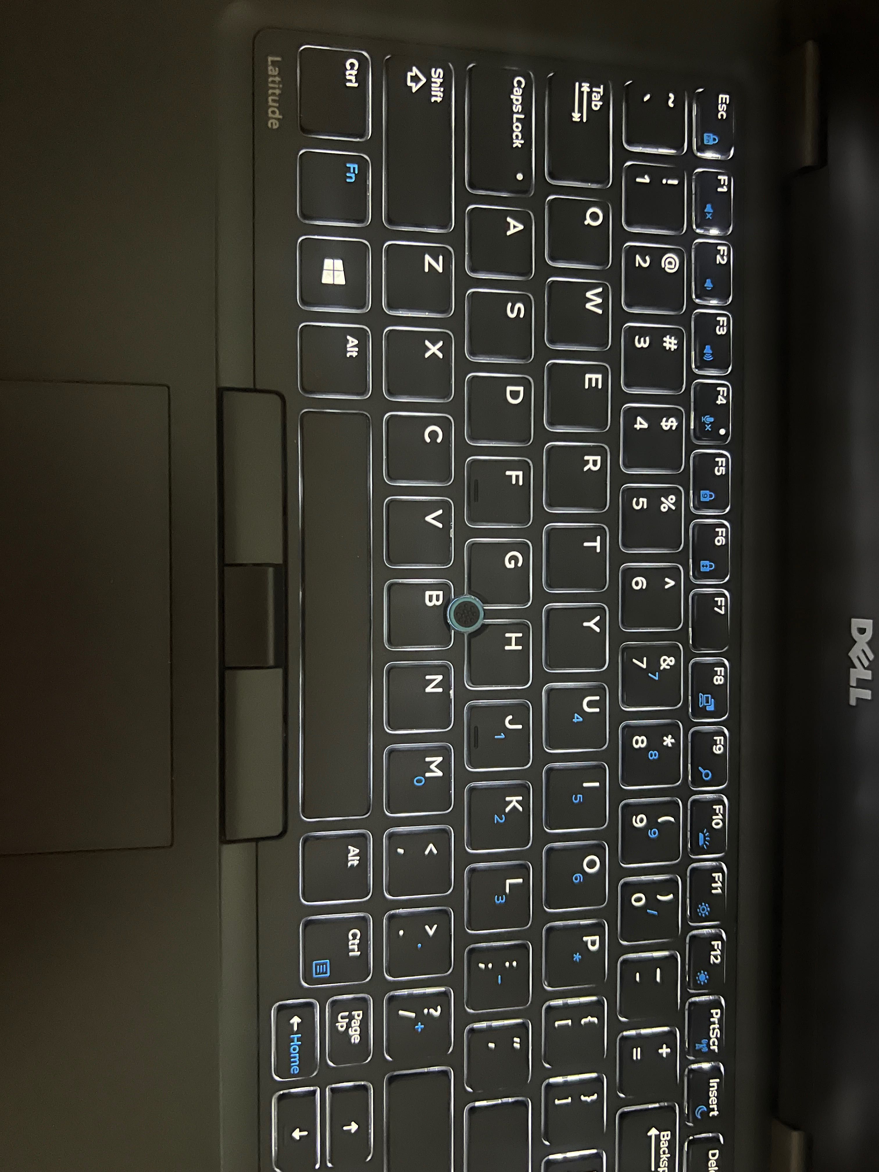 Dell latitude 14 cali 16gb ram 960 SSD Windows 11