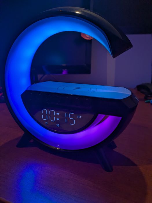 Radio, budzik, ładowarka indukcyjna, usb-c, sd card