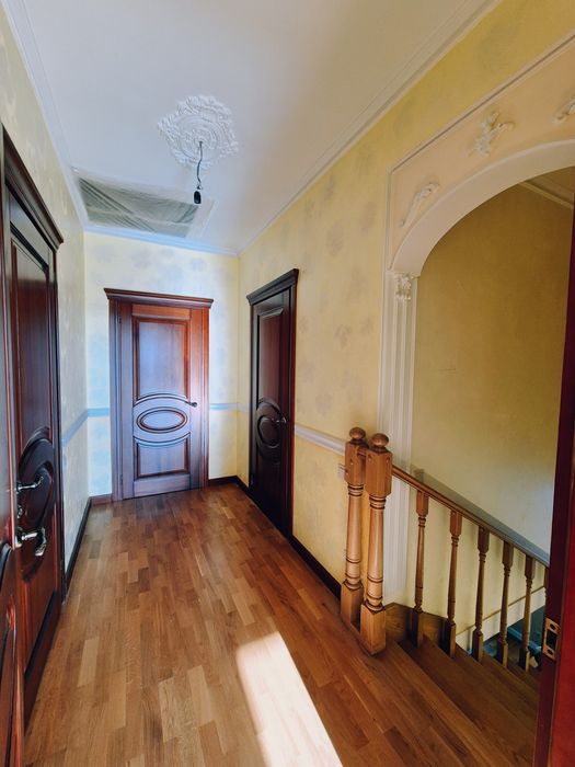 Новий окремий двоповерховий будинок з якісним ремонтом Центр р-н Подол