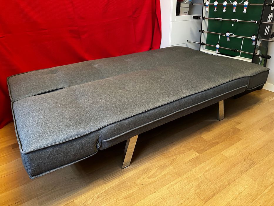 Mała zgrabna rozkładana sofa 84x180x93/106 Idealna do małych pokoi