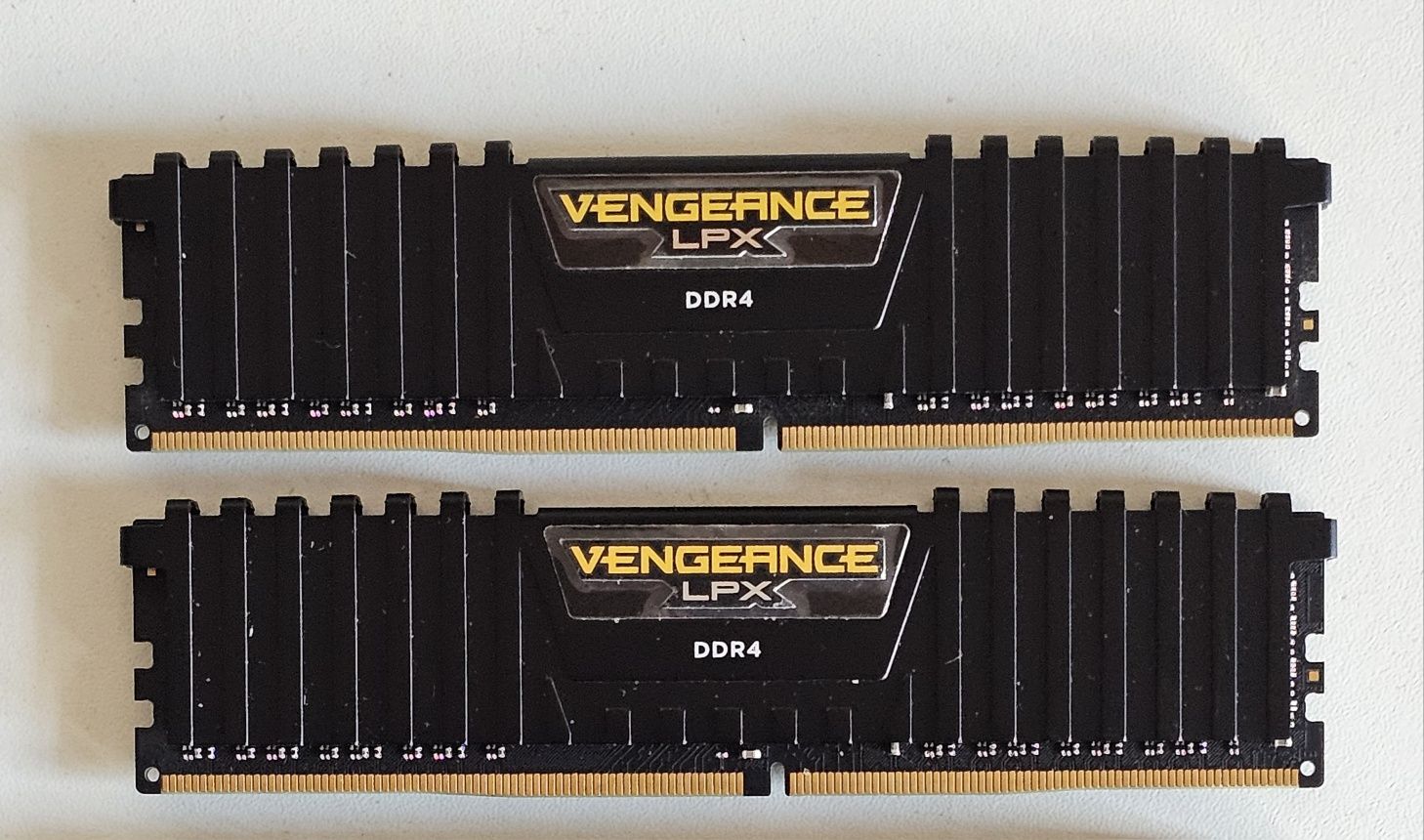 Оперативна пам'ять Corsair Vengeance LPX DDR4 3000MHz 16GB (2x8) CL15