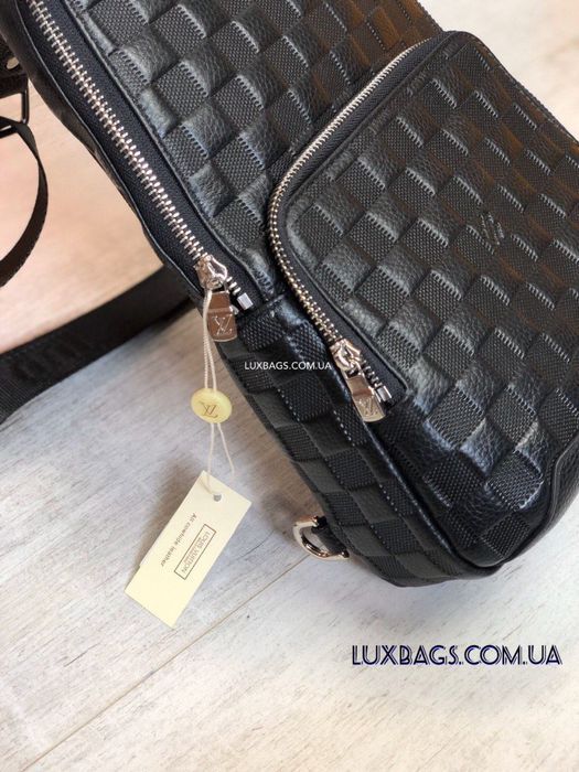 Мужская кожаная нагрудная сумка слинг Louis Vuitton