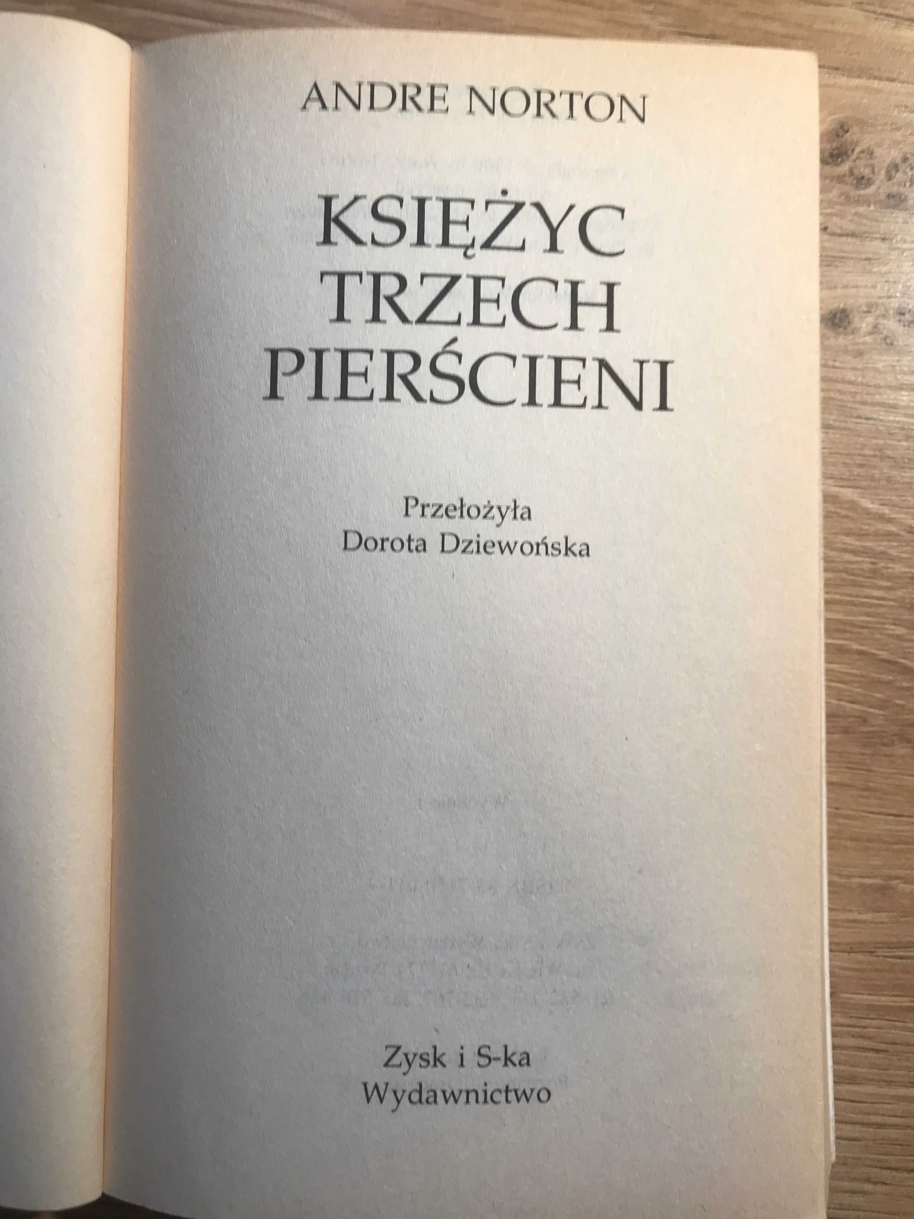 Księżyc trzech pierścieni Andre Norton