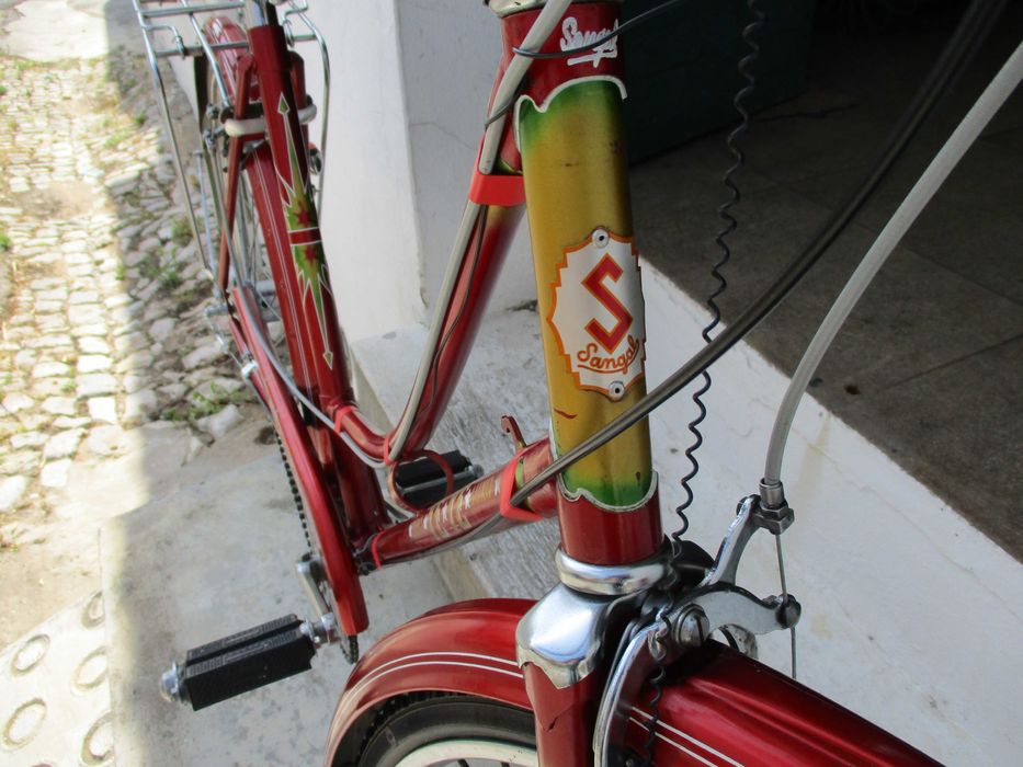 Bicicleta Senhora Pasteleira VERMELHA YÉ-YÉ c/ mudanças VINTAGE