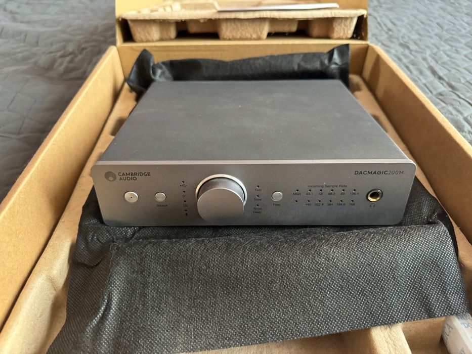 Cambridge Audio DAC Magic 200M (ЦАП та підсилювач для навушників)