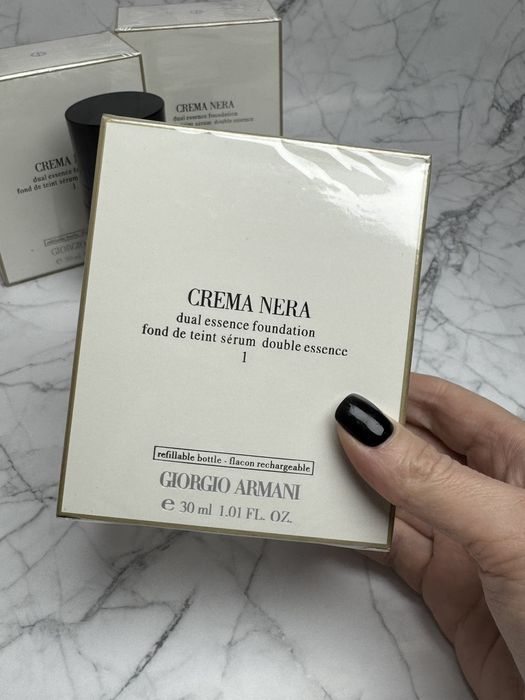Тональний крем Giorgio Armani 1