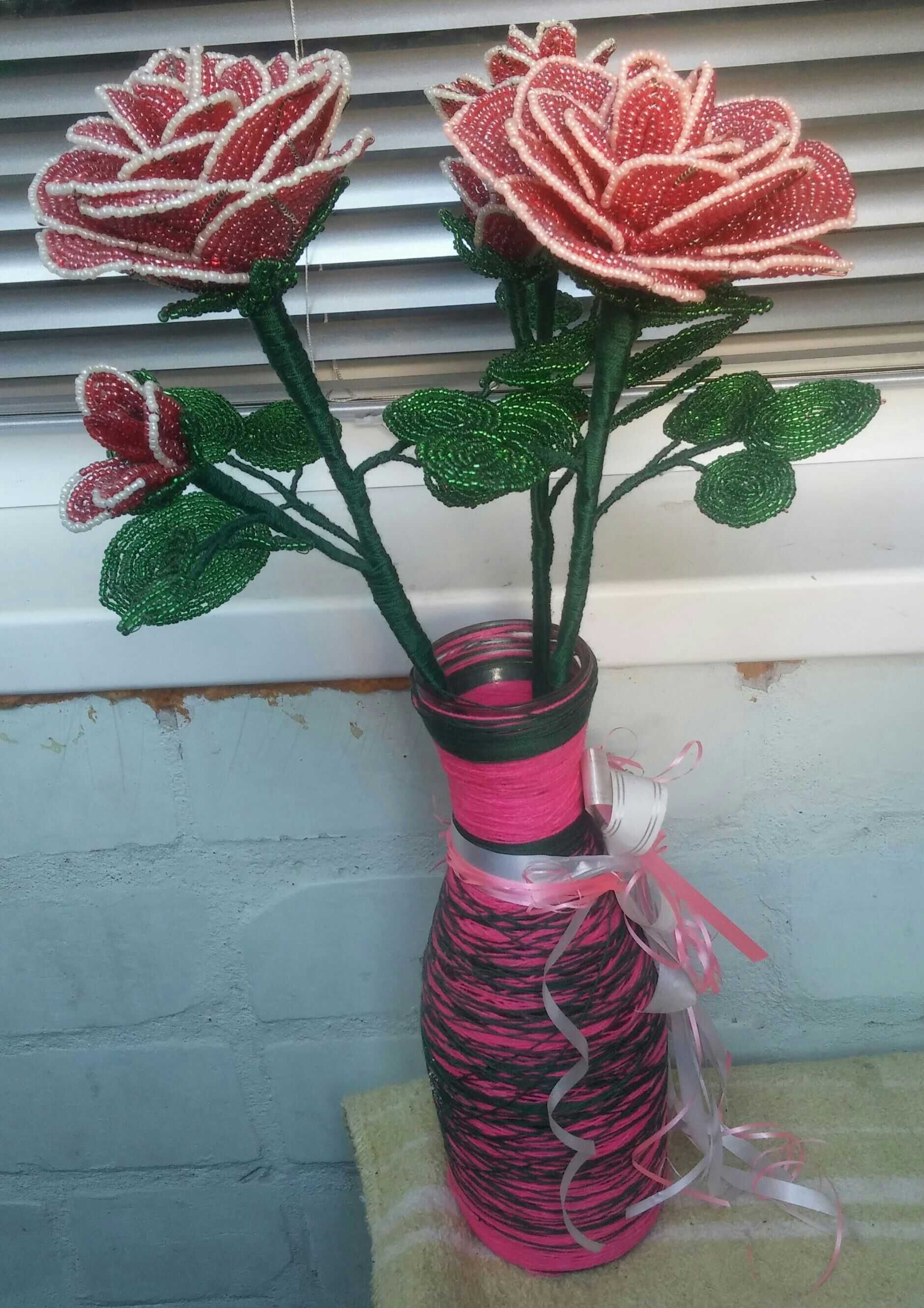 Три розы из бисера