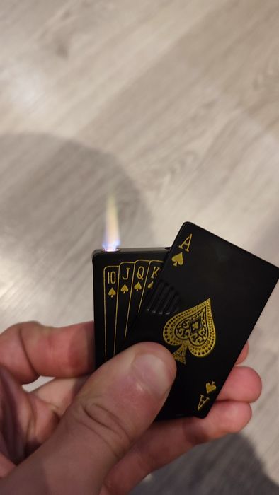 Isqueiro, maçarico de coleção com chama colorida verde