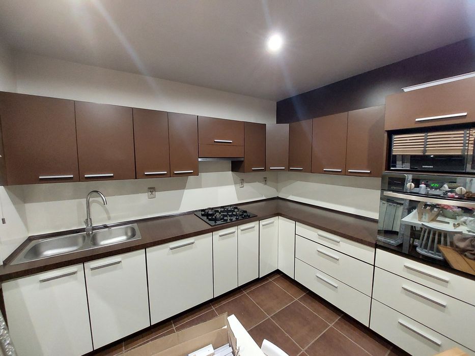 Sprzedam zestaw mebli kuchennych + szafa do przedpokoju