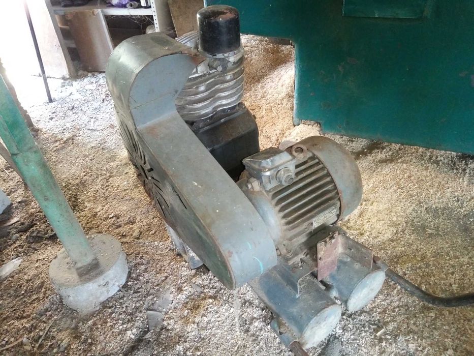 Компрессор 2х циліндровий