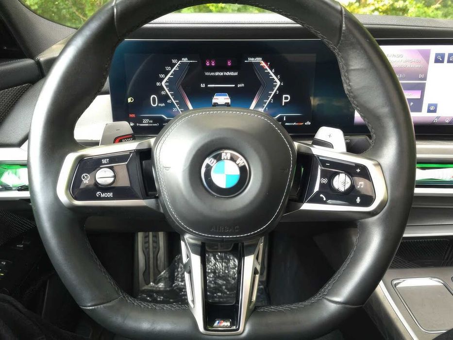 BMW 7 Series 740i      2023