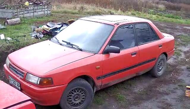 Мазда 323 продам в робочому стані
