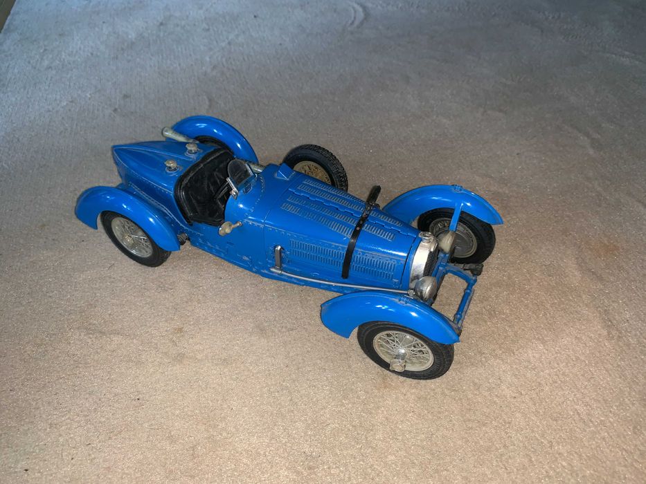 Miniatura Bugatti – Bburago