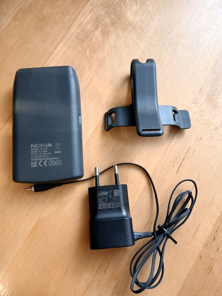 Zestaw głośnomówiący Nokia HF210