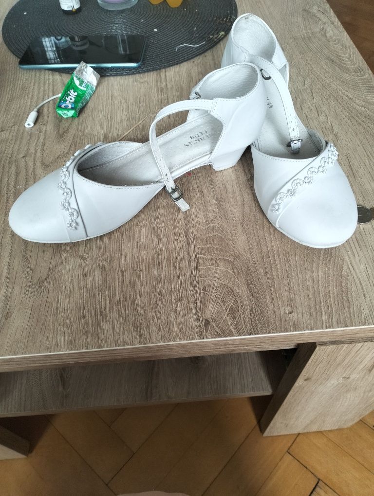 Sprzedam sukienkę komunijna