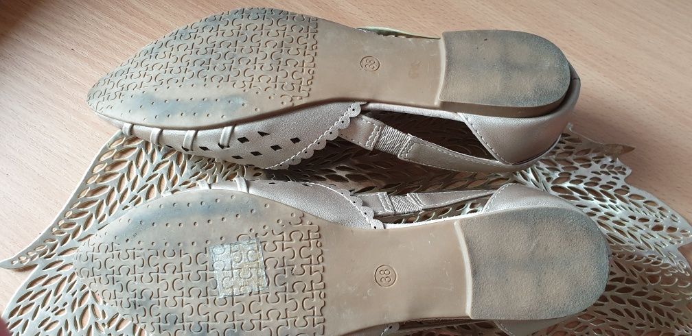 Buty półbuty złote 38  jak nowe