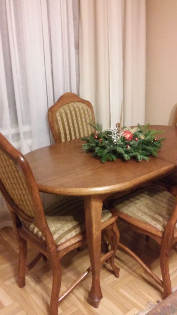 Stół dębowy plus 4 krzesła