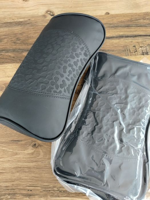 2 sztuki poduszek, zagłówków do samochodu