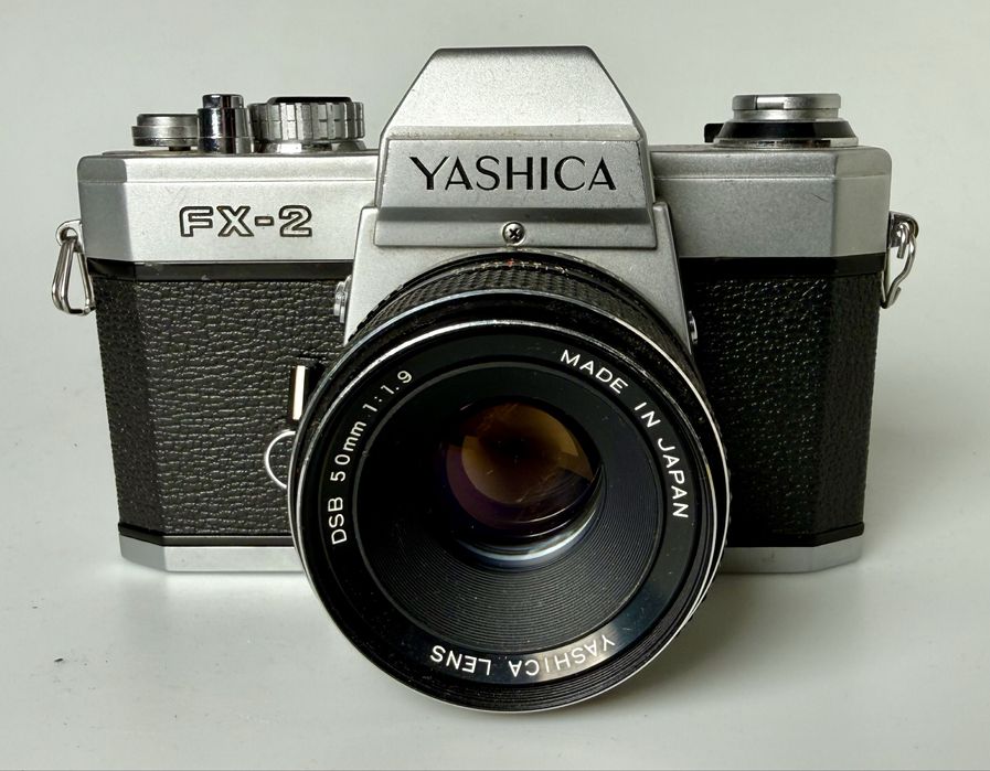 Плівкова Yashica FX-2 з Yashica DSB 50/1.9 та конвертером 2x Yus