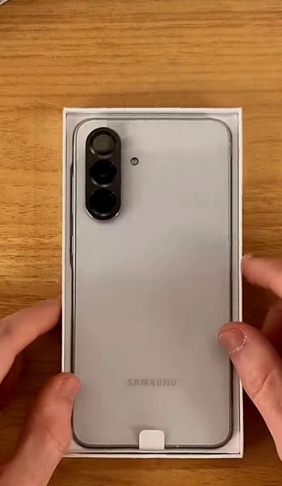 Samsung A56 5G Novíssimo IATripla Camera. 50MP+12MP+8MP  Sony IMX906