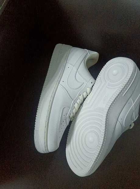 Tênis Nike branco, tamanho 37