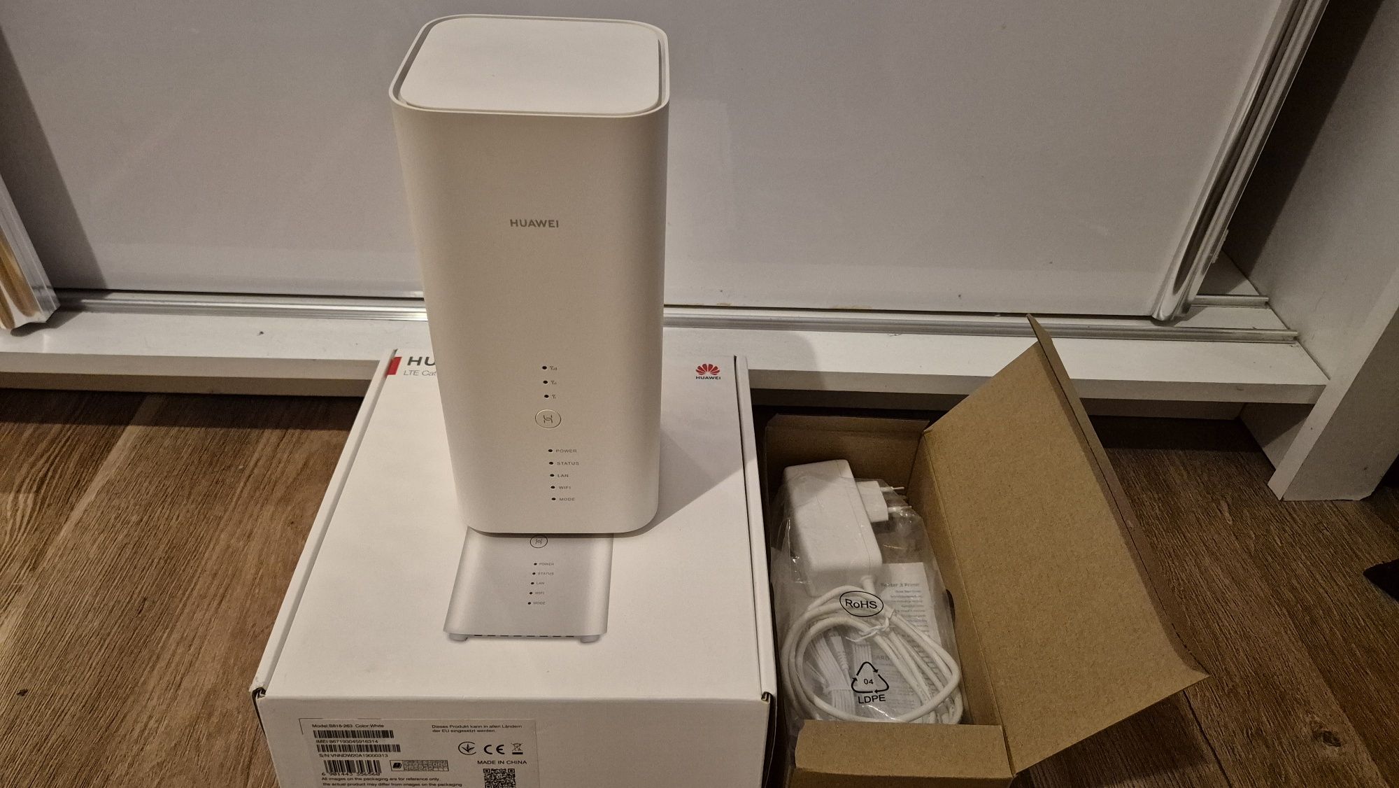 Modem Router Huawei B818-263