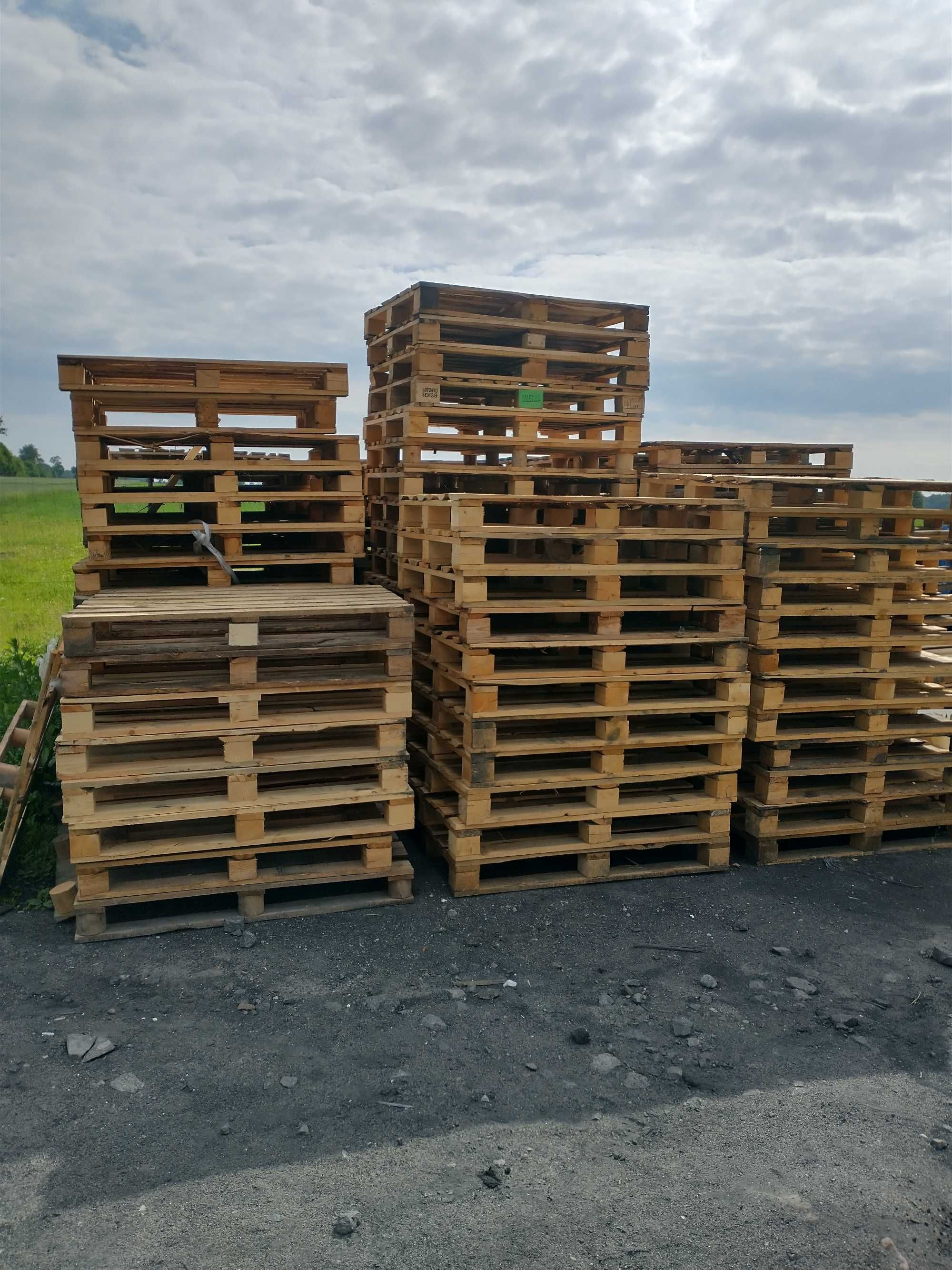 Sprzedam palety używane  przemysłowe 120cm/100cm