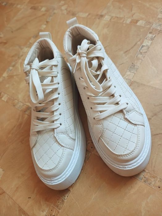 Взуття на осінь, Хайтопи високі кросівки 38р