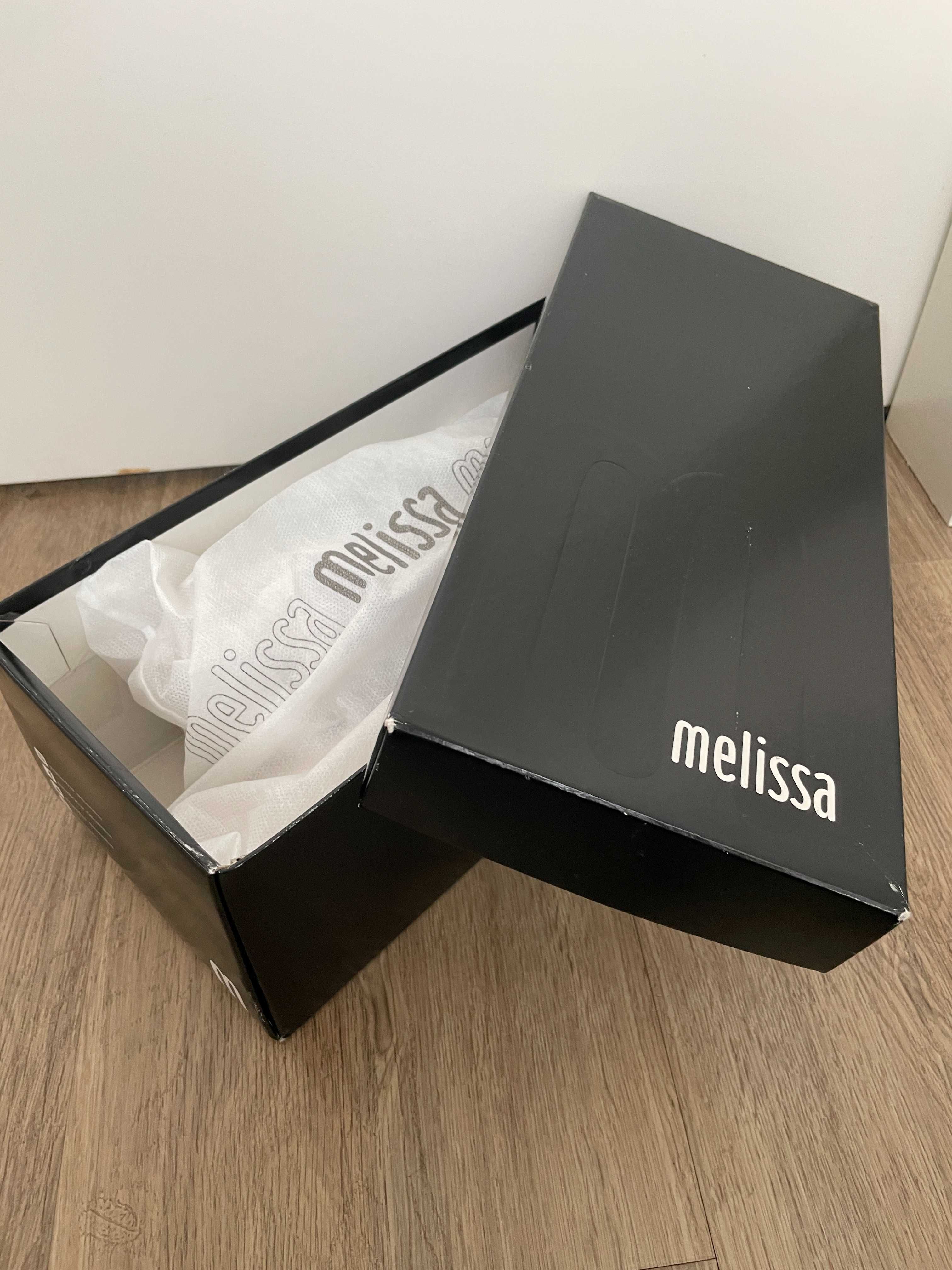 Melissa Ultragirl Sweet X - Cor Branco - Tam 35/36