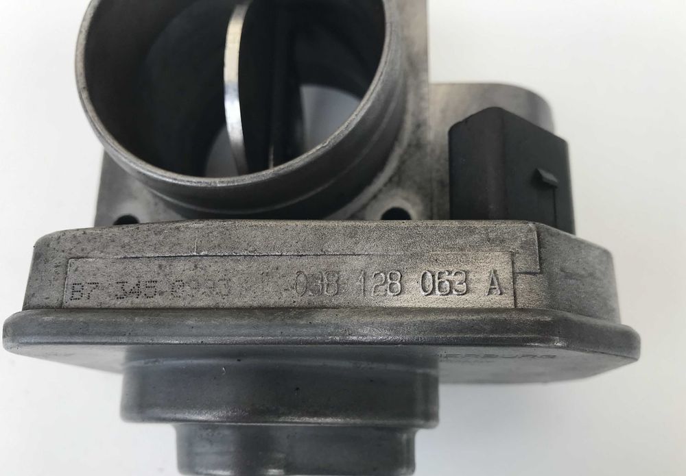 Дросельна заслонка Volkswagen Caddy 3. Golf 5 - 2.0SDI