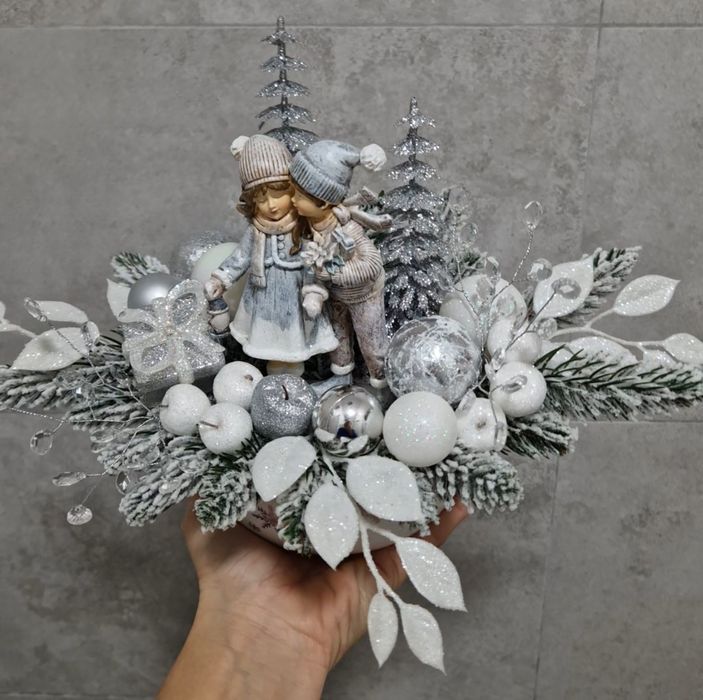 Новорічний декор, новорічний вінок, різдвяна композиція