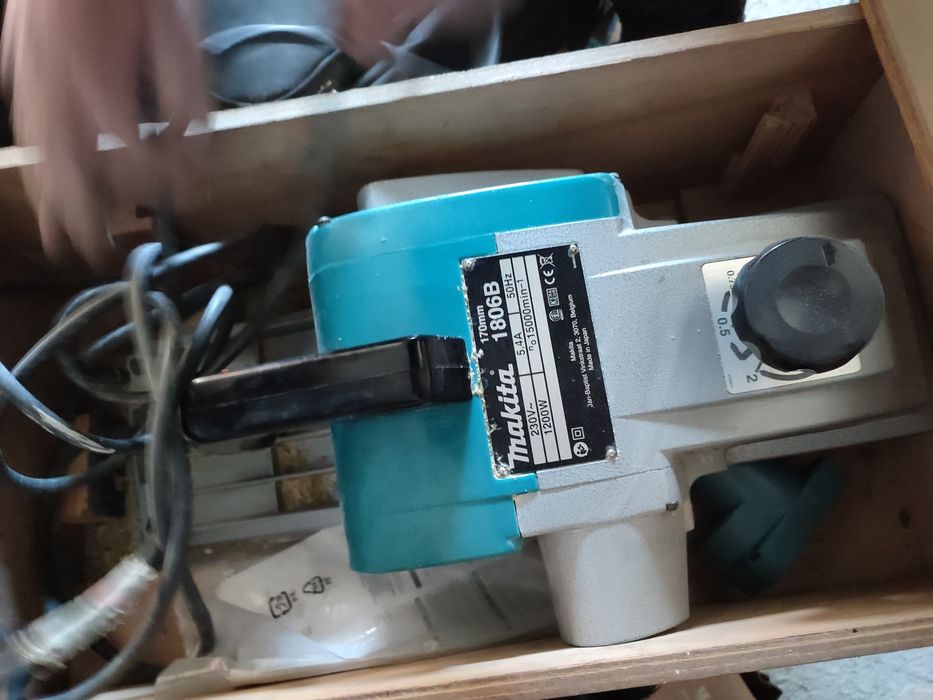Strug ciesielski firmy Makita 1806B