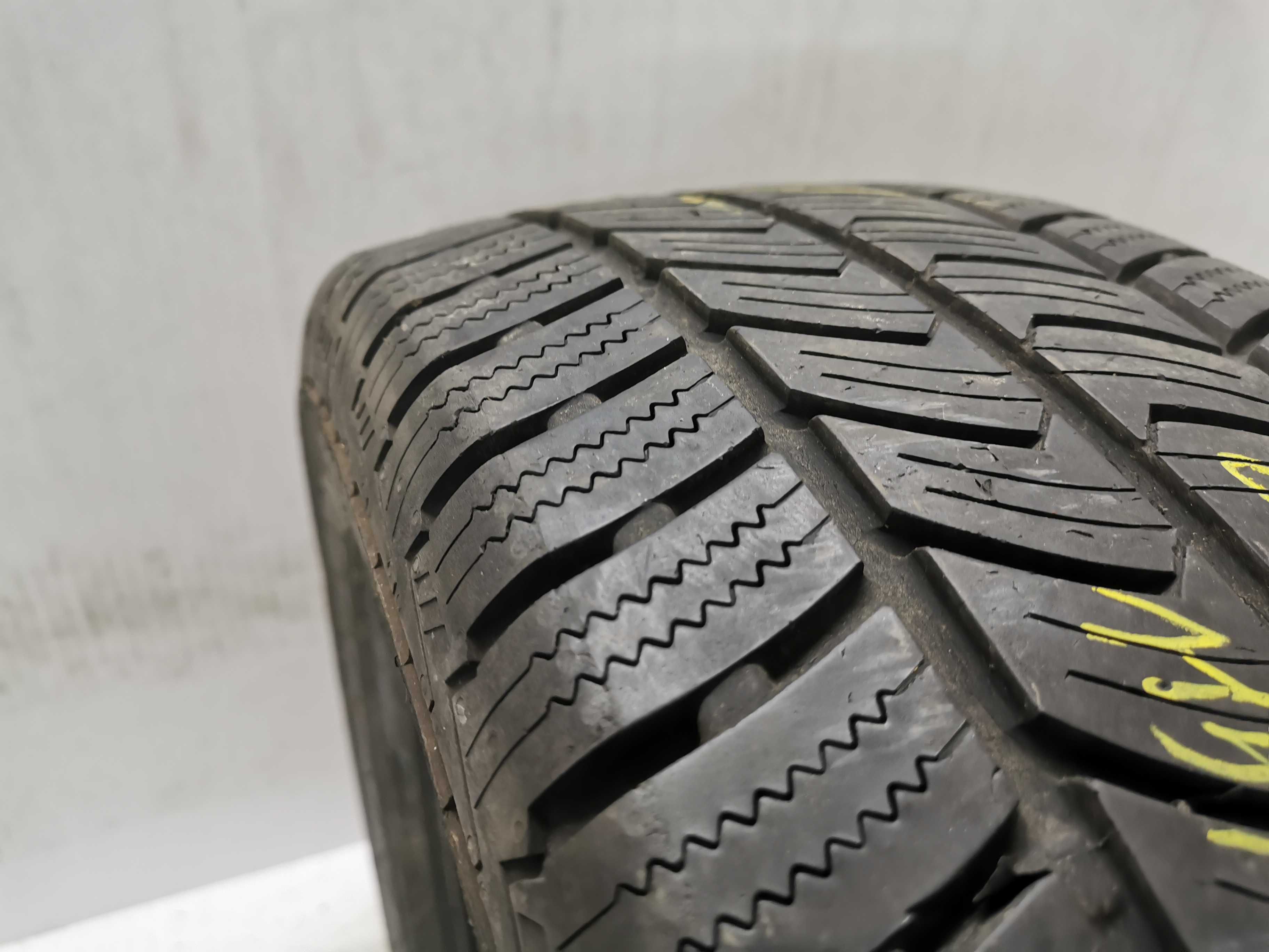 1x BUS C Continental VancoWinter 2 235/65r16c 115/113R 6,9mm N0973